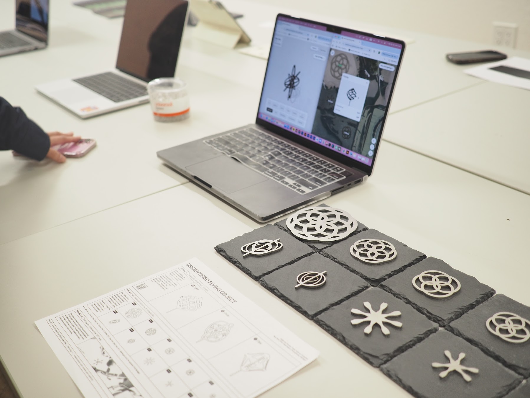 Users can explore the data in real time on the web while simultaneously experiencing the same information physically through the 3D-printed crop circles. By engaging with both the digital and physical representations, users can gain a more intuitive and immersive understanding of UFO sighting data.