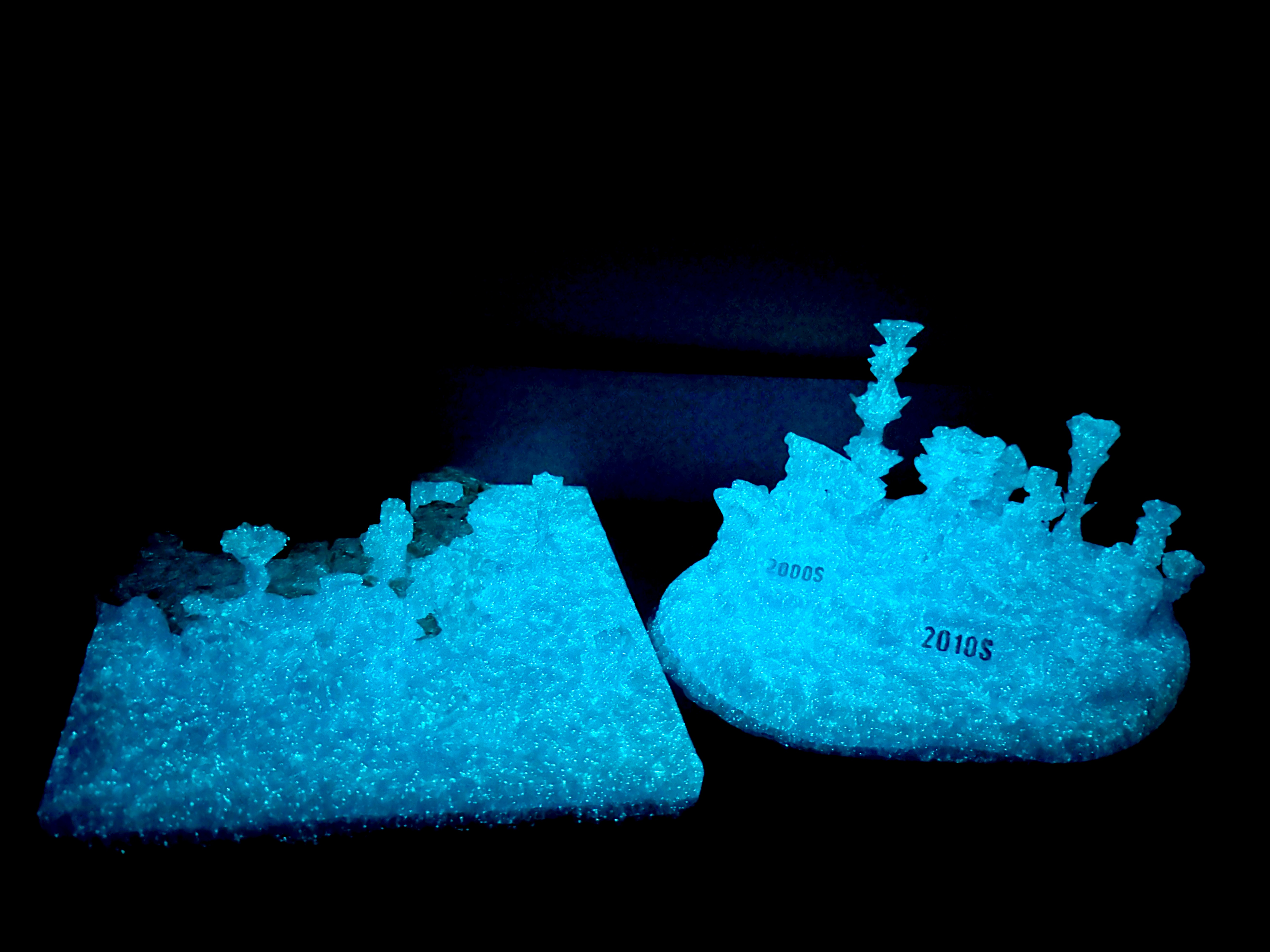 Glow-in-the-Dark Effect Display